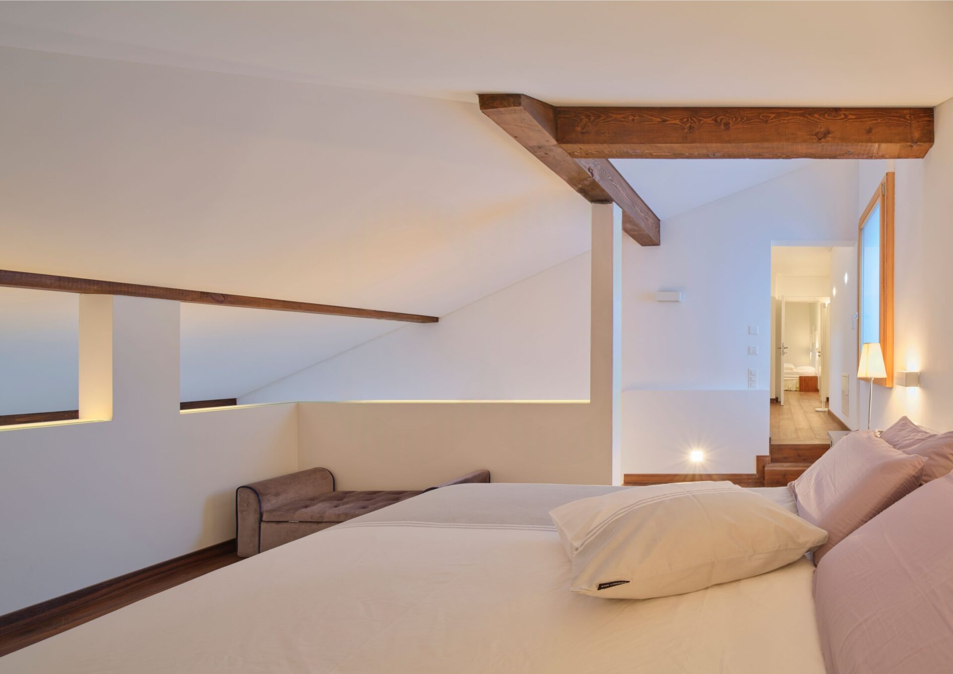 CH0989 White Elegance_page-0018-processed(lightpdf.com)